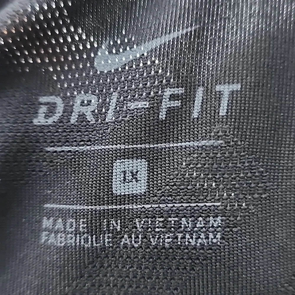 Nike Air Women's Black Drifit Top - Size 1X - Picture 3 of 8
